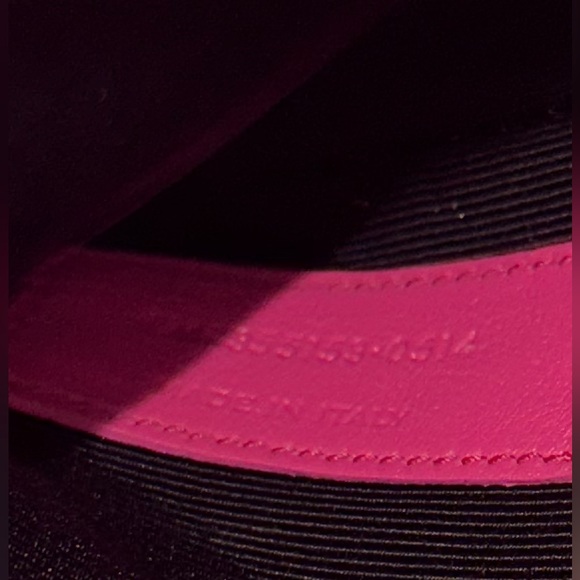 SAINT LAURENT
Calfskin Small Sac De Jour Lipstick Fuchsia - Picture 2 of 16